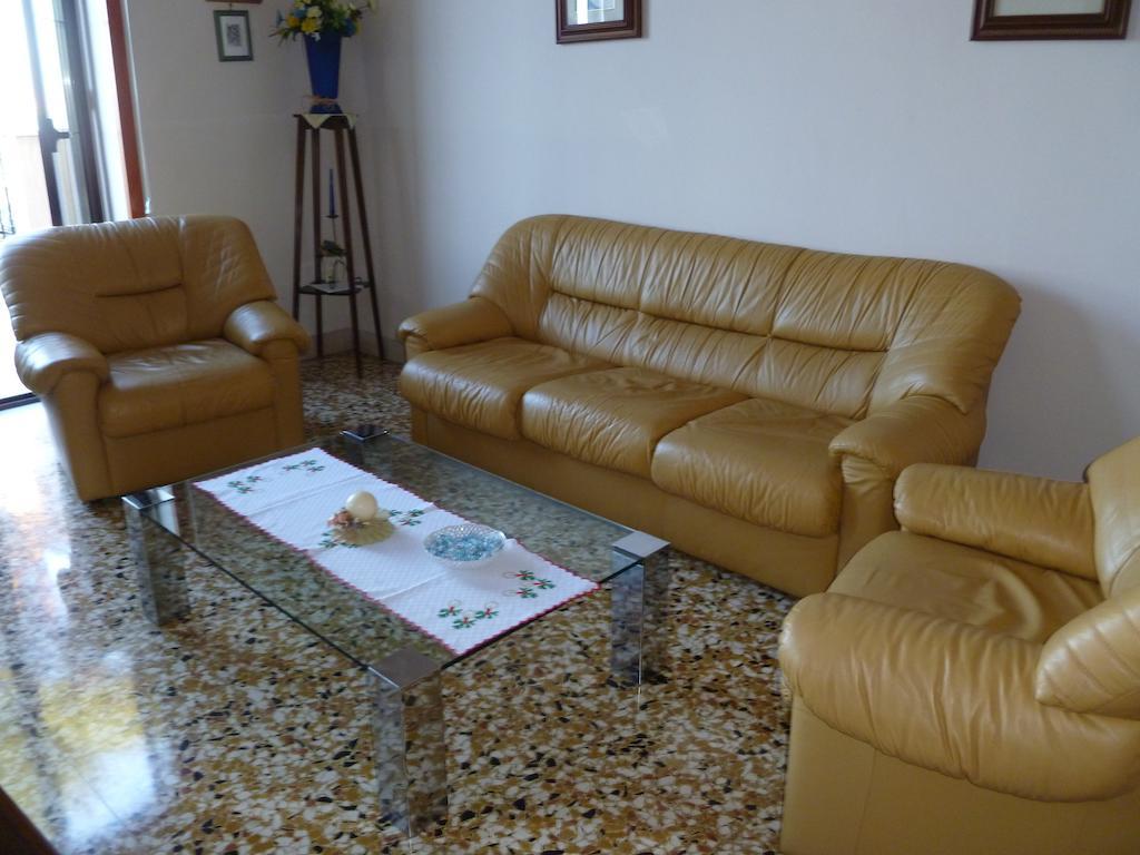 Ancelle Sorrento - Casa D'Accoglienza Hotel Castellammare di Stabia Kültér fotó